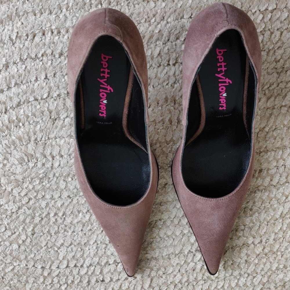 Brand New Italian Suede Shoes for Ladies
